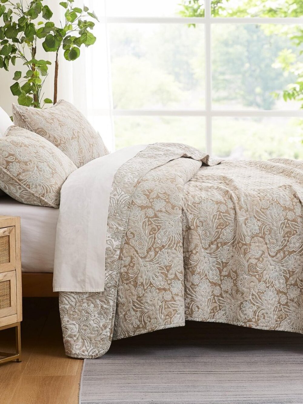 Cal King Paisley Quilt Bedding Set with 2 Shams, Reversible Taupe Quilts